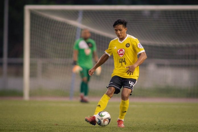 Kaya Futbol Club-Iloilo’s Audie Menzi prepares to kick the ball during their training session. KAYA ILOILO PHOTO