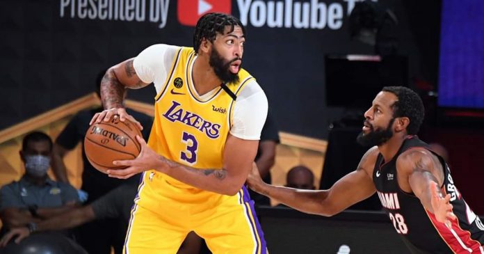 Los Angeles Lakers’ Anthony Davis attempts to attack the defense of Miami Heat in Game 4 of their NBA Finals. NBA PHOTO