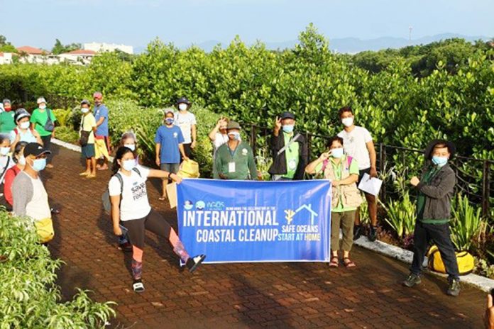 DENR-6 Regional Office together with Regional Executive Director Francisco Milla, Jr. initiates a clean-up activity at Esplanade River in Iloilo City.