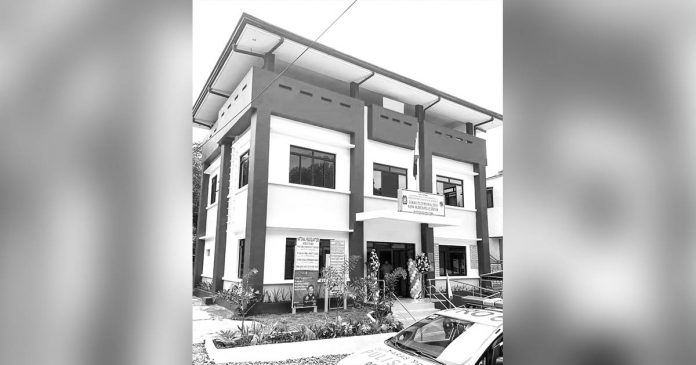 This is the new police station of Nueva Valencia, Guimaras. Constructed on a 400-square meter lot donated by the local government unit of Nueva Valencia, it cost P5 million.