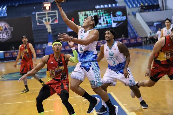 Phoenix Super LPG Fuel Masters’ Rafael Joey Jazul stretches for a layup. PBA PHOTO