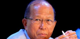 “Yes, it’s smuggled,” confirms Defense chief Delfin Lorenzana. “Kasi hindi authorized na pumasok dito. Only the government can authorize that through the FDA.” ROMEO RANOCO/REUTERS