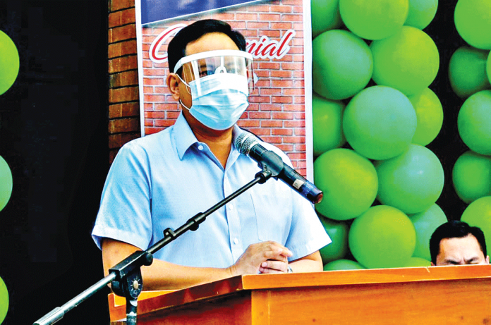 Gov. Arthur Defensor Jr. of Iloilo province is eyeing to enforce additional community quarantine measures to avert the spread of the new and more infectious strain of coronavirus. IAN PAUL CORDERO/PN