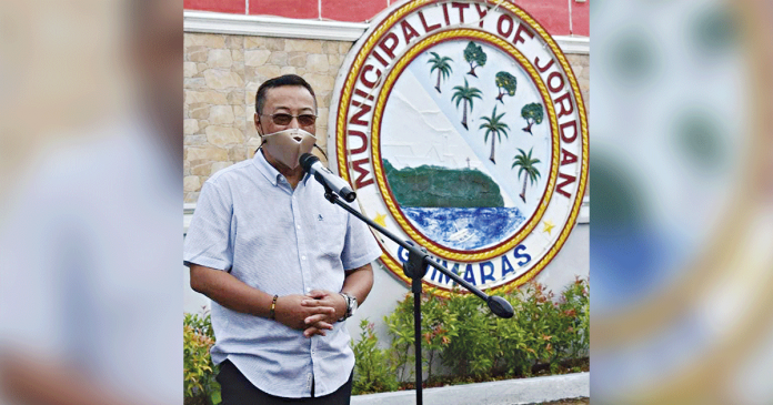 Mayor Ruben Corpuz of Jordan, Guimaras reminds his constituents to constantly observe health protocols – physical distancing, wearing of facemask and face shield, and proper hand washing – to stop the spread of coronavirus disease.