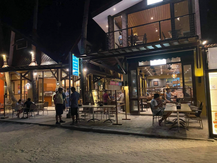 Tourists dine at a restaurant in Boracay Island in Malay, Aklan on Jan. 8, 2021. PHOTO FROM MALAY MUNICIPAL TOURISM OFFICE – AKLAN