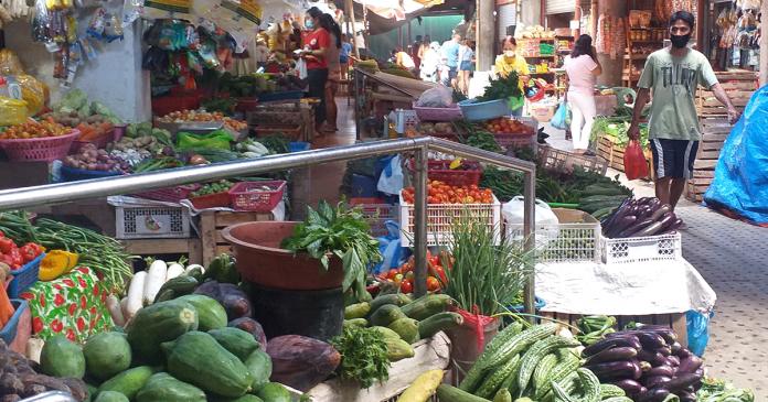 Vegetables are being displayed at a stall in Pavia Public Market on Wednesday, Jan. 6, 2020. PANAY NEWS PHOTO