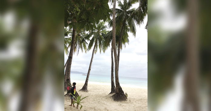 Boracay Island’s white beach looks desolate. Prior to the new travel restrictions, the tourist traffic in Boracay improved to 800 to 1,000 daily. However, this is still below the 2019 levels. WHERE ARE THE TOURISTS?