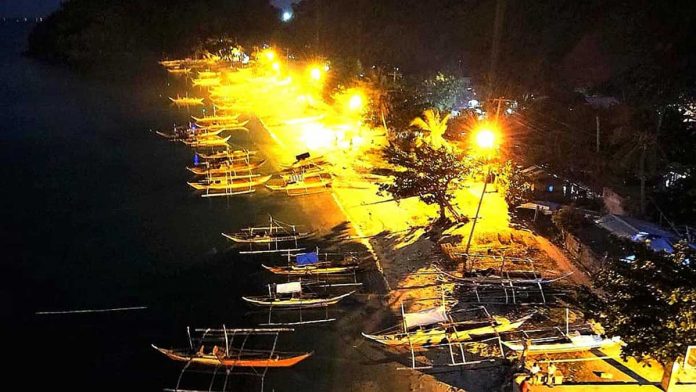 Now, it’s easier for fishermen to dock in the island barangay of Olotayan in Roxas City. Nearby streetlights help illuminate the shore. PHOTO FROM UPOD KITA RONNIE DADIVAS FB PAGE