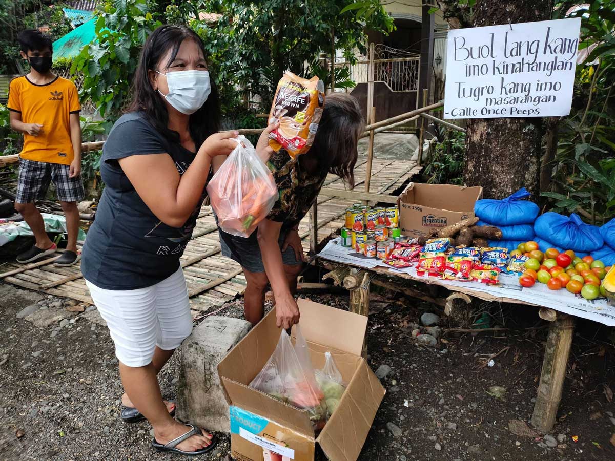 Sibalom teacher, cousins open community pantry