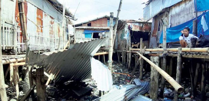 Night tornado rips 50 Iloilo houses