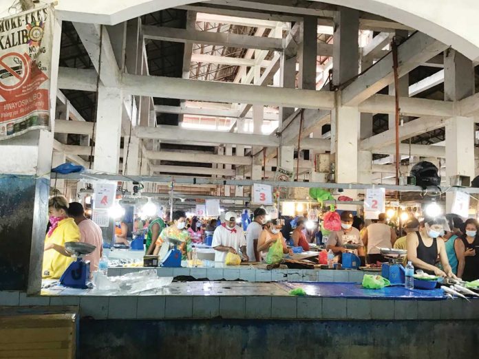 On September 2019, fire partially destroyed the decades-old Kalibo public market along Toting Reyes Street and Roxas Avenue Extension.