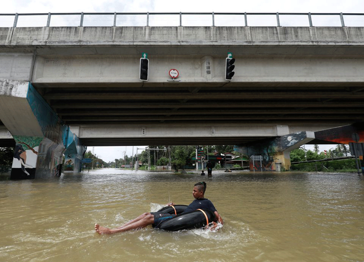 Heavy rain, floods kill at least 17 in Sri Lanka