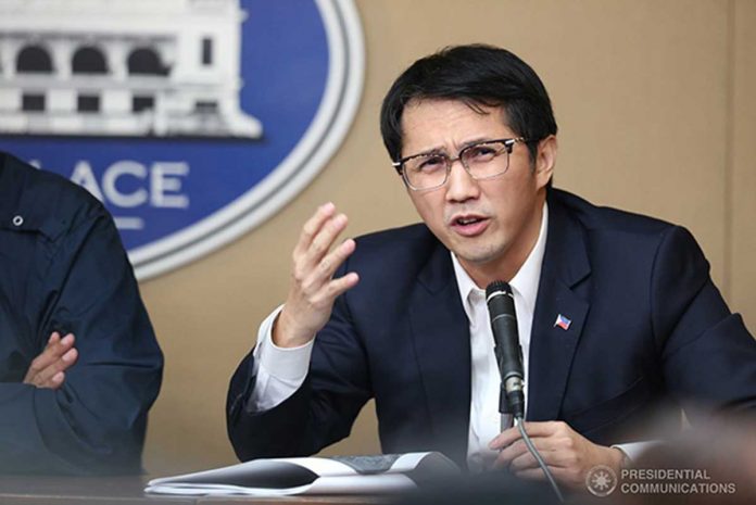 “Alam niyo po, ang totoo po ngayon, hirap pa rin tayo sa supply. Pero ang kinagandahan, marami na po sa ating mga kababayan ang gusto nang makatanggap ng kanilang bakuna,” Dizon said in a televised briefing.” Secretary Vince Dizon, National Task Force against COVID-19 deputy chief implementer. Photo by King Rodriguez/ Presidential Phot