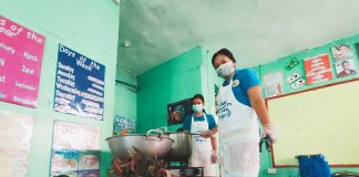 Community kitchen volunteers prepare nutritious meals at the daycare center in Barangay San Juan, Molo, Iloilo City. PANAY NEWS PHOTO