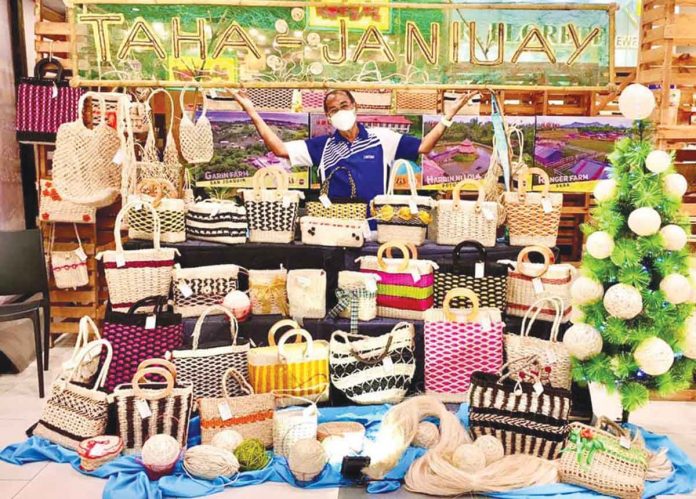 Abaca fiber bags are on display at the ongoing Tumandok trade and travel fair organized by Iloilo's Provincial Culture, Arts, History and Tourism Office. The event began on September 20 and will conclude on September 26. BOMBETTE MARIN