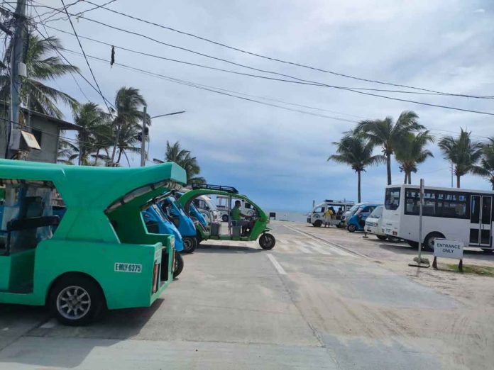 Almost 50 percent of Boracay Island’s road network has been completed. The Boracay Circumferential Road boasts of two lanes (six meters wide), with curb and gutter, sidewalk and drainage.