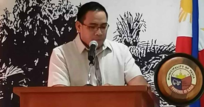 “We must enforce control measures to prevent the entry and spread of the African Swine Fever in the municipality of Pavia,” says Sangguniang Bayan member Daniel S. Fajardo II, chairman of the committee on agriculture, market and slaughterhouse.