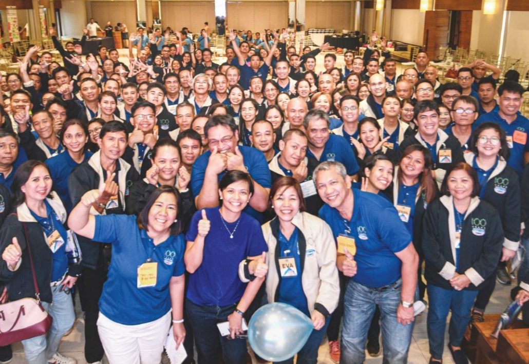 2.VMC President Minnie Chua with officers and employees during the 2019 VMC Leadership Summit