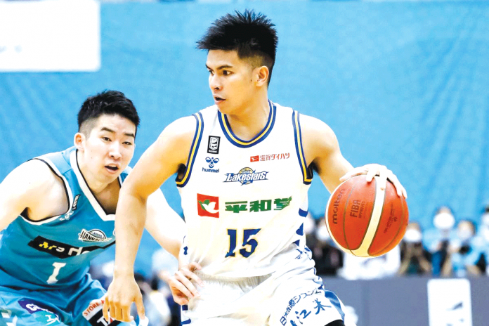 Shiga Lakestars’ Kiefer Ravena just scored six points in their lopsided win over Kyoto Hannaryz. B.LEAGUE PHOTO