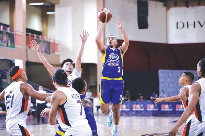 Magnolia Pambansang Manok Hotshots’ Paul Lee attempts a floater during Game 4 of their 2021 PBA Philippine Cup semifinals series with Meralco Bolts. PBA MEDIA BUREAU