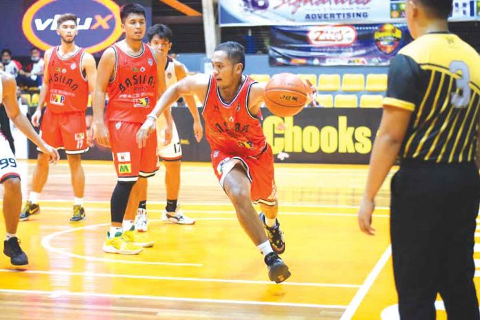 Basilan BRT Peace Riders’ Jan Carl Luciano tries to control the ball and his momentum during their 2021 Chooks-To-Go Pilipinas VisMin Super Cup game against Iligan Archangels. PHOTO COURTESY OF CHOOKS-TO-GO MEDIA