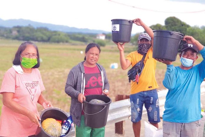 Metrobank Foundation and GT Foundation distribute relief assistance worth PhP1.5 million to 3,000 families affected by Severe Tropical Storm Maring in Ilocos Sur, Cagayan, and Benguet from Oct. 25 to Nov. 9, 2021. Photos by Alagang Kapatid Foundation.