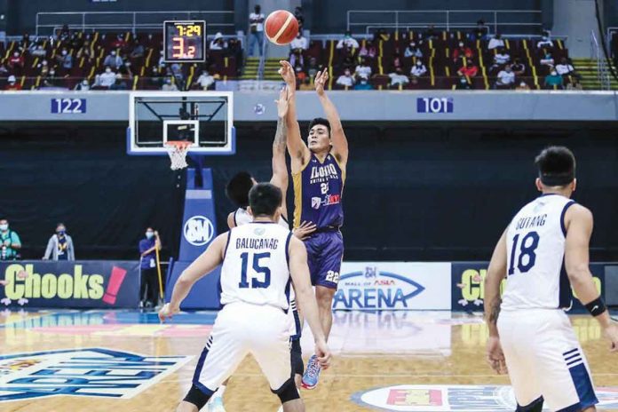 Levi Hernandez was the lone bright spot for Iloilo United Royals in their loss to Nueva Ecija Rice Vanguards. MPBL PHOTO