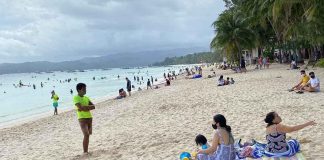 The emergence of a new coronavirus variant (Omicron) derailed the entry of foreign tourists to the country. However, domestic tourism is expected to recover steadily until 2022 as people prefer to stay and visit local destinations such as Boracay Island.