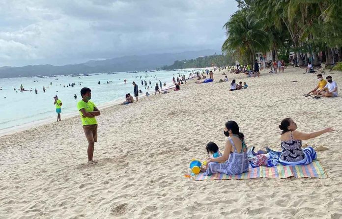 The emergence of a new coronavirus variant (Omicron) derailed the entry of foreign tourists to the country. However, domestic tourism is expected to recover steadily until 2022 as people prefer to stay and visit local destinations such as Boracay Island.