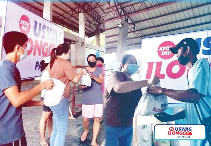 People displaced by massive flooding due to Tropical Depression “Agaton” receive relief goods from Uswag Ilonggo regional party-list. Uswag Ilonggo prioritizes the welfare of every Ilonggo family.