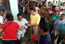 Panay News founder interacts with the people of Antique during a civic mission after typhoon "Yolanda" struck Western Visayas in November 2013