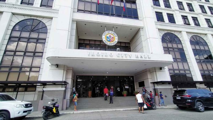 A four-day work week setup at the Iloilo City Hall started on March 28, 2022 to help employees cope with the increases in fuel prices. This scheme is apparently going to be short-lived. PN PHOTO