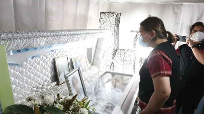 Vice President-elect Sara Duterte-Carpio visits the wake of supporter Fredrick Mark Bico Alba in San Jose de Buenavista, Antique on Wednesday, hours before her proclamation. PHOTO BY THE PROVINCE OF ANTIQUE