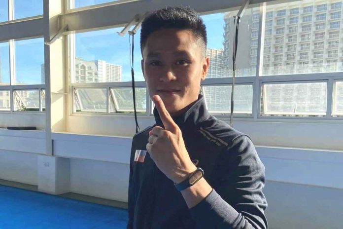 Ilonggo Arnel Mandal captured the gold medal in the men’s -56 kilogram category of wushu sanda competition in the 31st Southeast Asian Games. PSC PHOTO