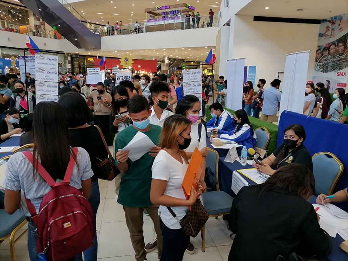 Jobs fair attracts over 4K applicants