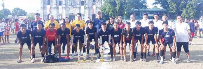 Members of the Barotac Nuevo Selection display their championship trophy along with the individual awards after beating the Panay U-19 team in the Mayor BP Biron Men’s Open Football Invitational. PHOTO COURTESY OF EDWIN CARO LARU-AN