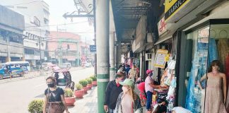 The sidewalks and businesses in downtown Iloilo City are thriving once more after two years of pandemic-induced restrictions. Local businesses are gradually recovering but they are not yet out of the woods. PN PHOTO