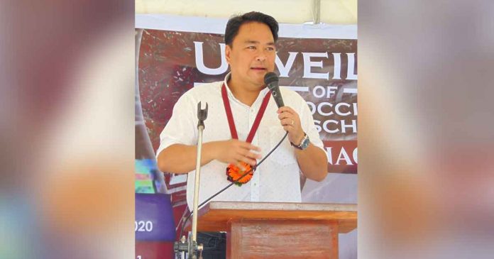 “Investors both foreign and local may also invest in industries in our city such as manufacturing, which in turn would entail more competitive wage rates,” says Cong. Greg Gasataya of Bacolod City.