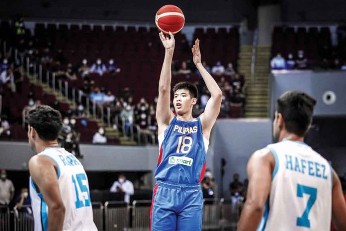 Shaun Geoffrey Chiu is one of the bright spots for Gilas Pilipinas against India. He has hauled 11 rebounds to go with five points. FIBA PHOTO