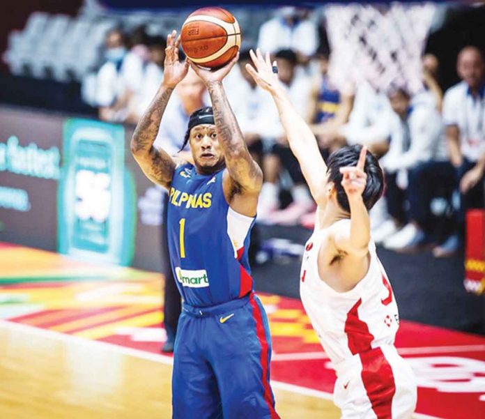 Gilas Pilipinas’ Bobby Ray Parks Jr. pulls up for a three-pointer against a Japanese defender. FIBA PHOTO