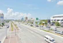 BETTER THAN RAILWAYS? This is the Sen. Benigno Aquino Jr. Avenue, popularly called Diversion Road, in Iloilo City’s bustling district of Mandurriao. This is just one of several major thoroughfares in the city. It also has wide circumferential, radial and coastal roads, all geared towards spurring grow and more developments. PN PHOTO