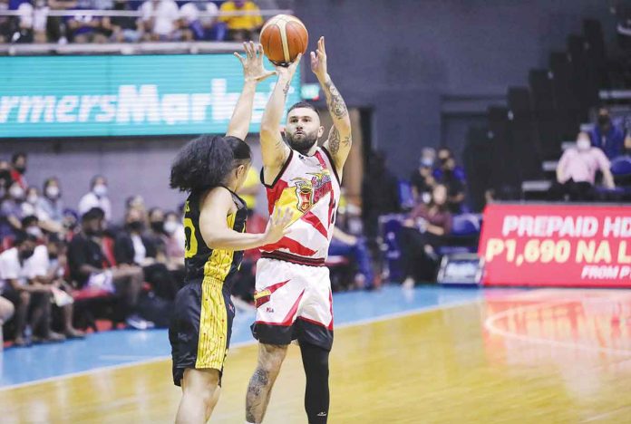 Robbie Herndon comes up with timely conversions to save San Miguel Beermen from TNT Tropang Giga in Game 3. PBA MEDIA BUREAU