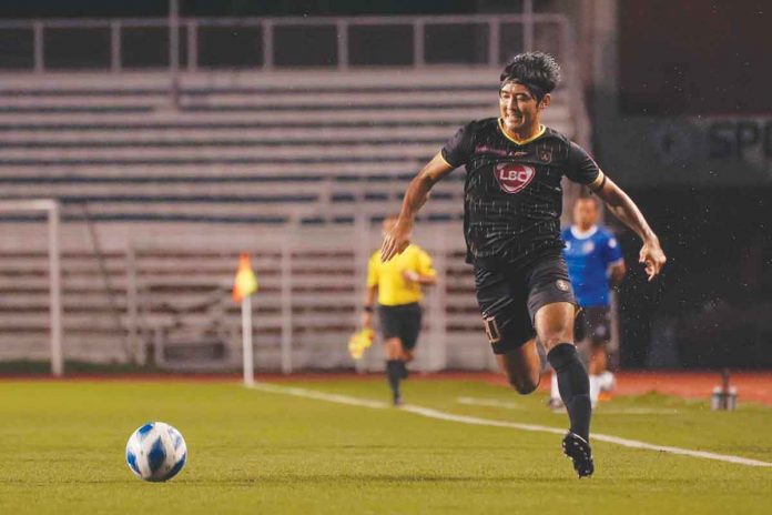 Daizo Horikoshi made two assists and a goal in Kaya Futbol Club-Iloilo’s 3-0 win over Dynamic Herb-Cebu. PFL PHOTO