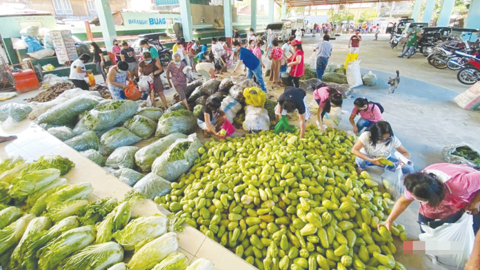 In House Bill 4303 filed by Negros Occ. 3rd District Rep. Jose Francisco Benitez, “Bagsakan ng Bayan Market” aims to provide an avenue where farmers and livestock raisers can directly sell their products to institutional buyers and gain higher profit. Photo shows the agricultural trading center in Bambang, Nueva Vizcaya. @IWITNESSGMA