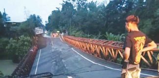 The Buhang-Egaña bridge collapsed on Monday, Sept. 26, after an overloaded dump truck passed here, making the bridge temporarily impassable. MDRRMO SIBALOM PHOTO