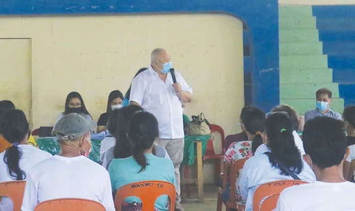 Gov. Joaquin Carlos Rahman A. Nava reminds 268 beneficiaries from the municipality of Buenavista, Guimaras to value the livelihood program of the Department of Social Welfare and Development during an orientation at the Buenavista covered gym on Sept. 5, 2022. Photo from Province of Guimaras Facebook