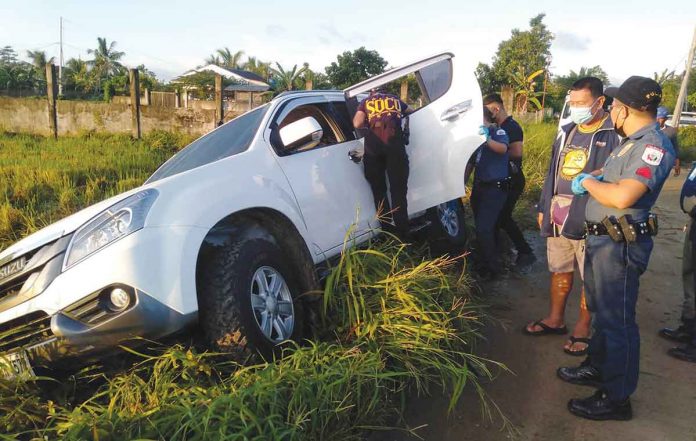 Three fatalities namely, Chrysler Floyd Fernandes, Jan Paul Mark Bosque and Mark Clarenz Libao were onboard the Isuzu MUX owned by Bosque and driven by their other companion Jebron Parojenog when they were attacked by motorcycle-riding gunmen in Barangay Villa Panian, Estancia, Iloilo around 12:30 a.m. on Sept. 14. AKSYON RADYO ILOILO