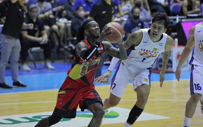 San Miguel Beermen’s Jaymar Perez and TNT Tropang Giga’s John Paul Erram will be teammates at Gilas Pilipinas in the fifth window of the 2023 FIBA World Cup Asian Qualifiers. PBA PHOTO