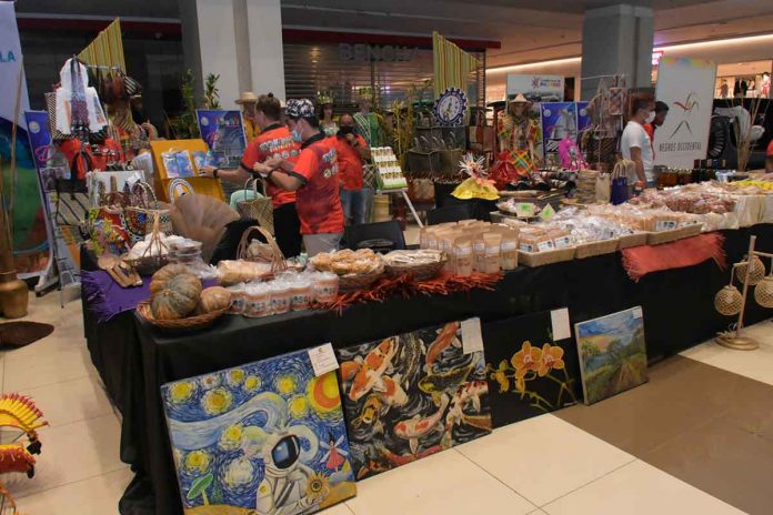 Negros Occidental’s 32 towns and cities showcase their products, tourism destinations, arts and culture, and investment opportunities at the 22nd Tourism Week exhibit in Ayala Capitol Central Mall. PROVINCIAL GOVERNMENT OF NEGROS OCCIDENTAL/FB