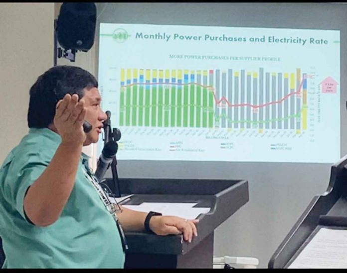 THE PRESIDENT AND LEGISLATORS. MORE Electric and Power Corporation (MORE Power) president Roel Castro presents to the Sangguniang Panlungsod of Iloilo City and to the various stakeholders the reason behind the increase in the power rate. He also lays down the plans of the distribution utility in the hope of bringing down the rates.